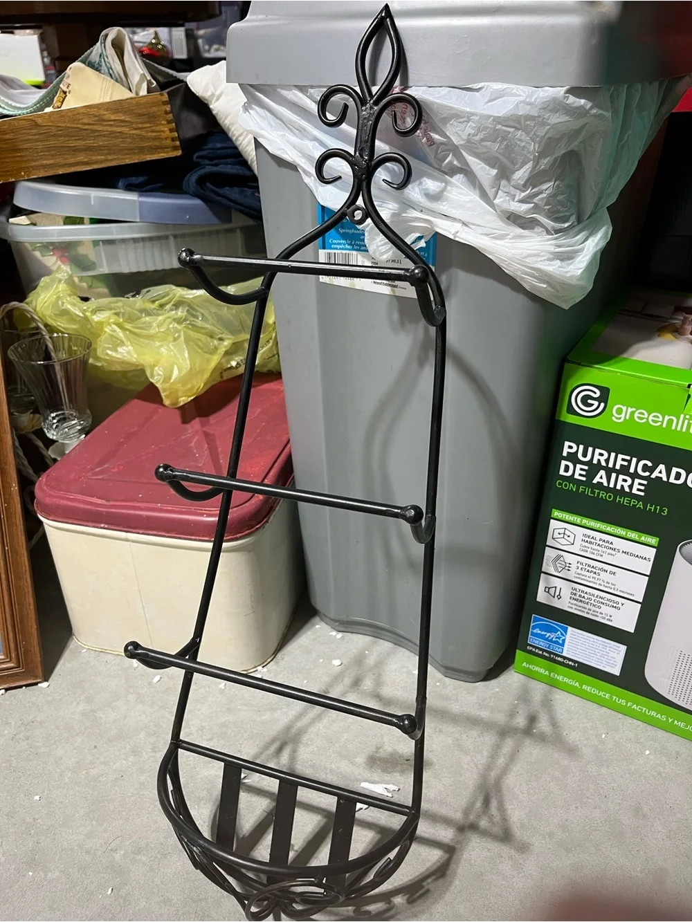 Black Wrought Iron 3-Tier Wall Display Shelf plate rack 25 in high 8 in wide